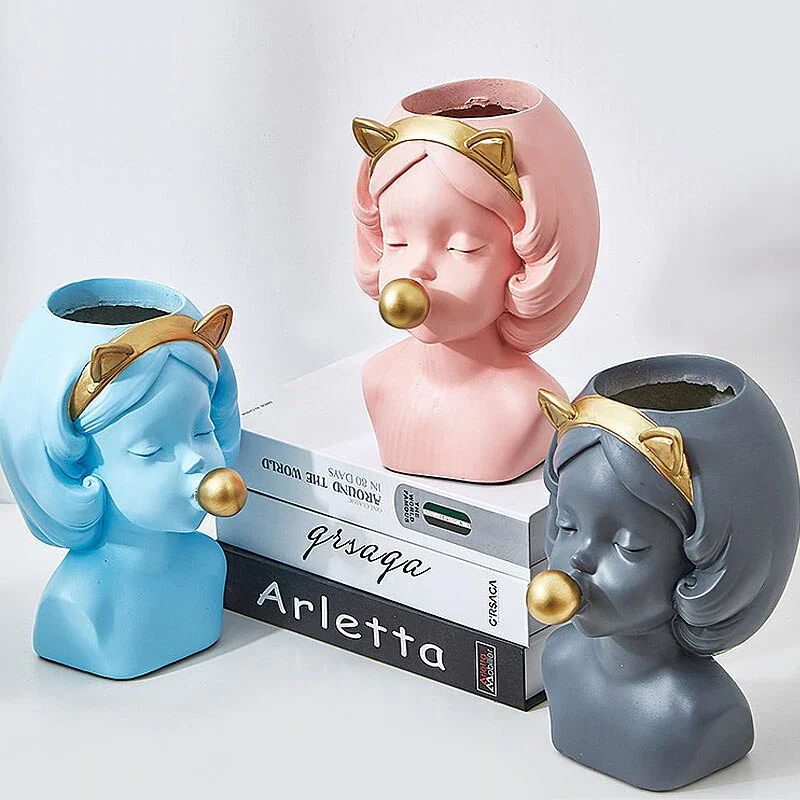 Maligna – Vase Sculpture