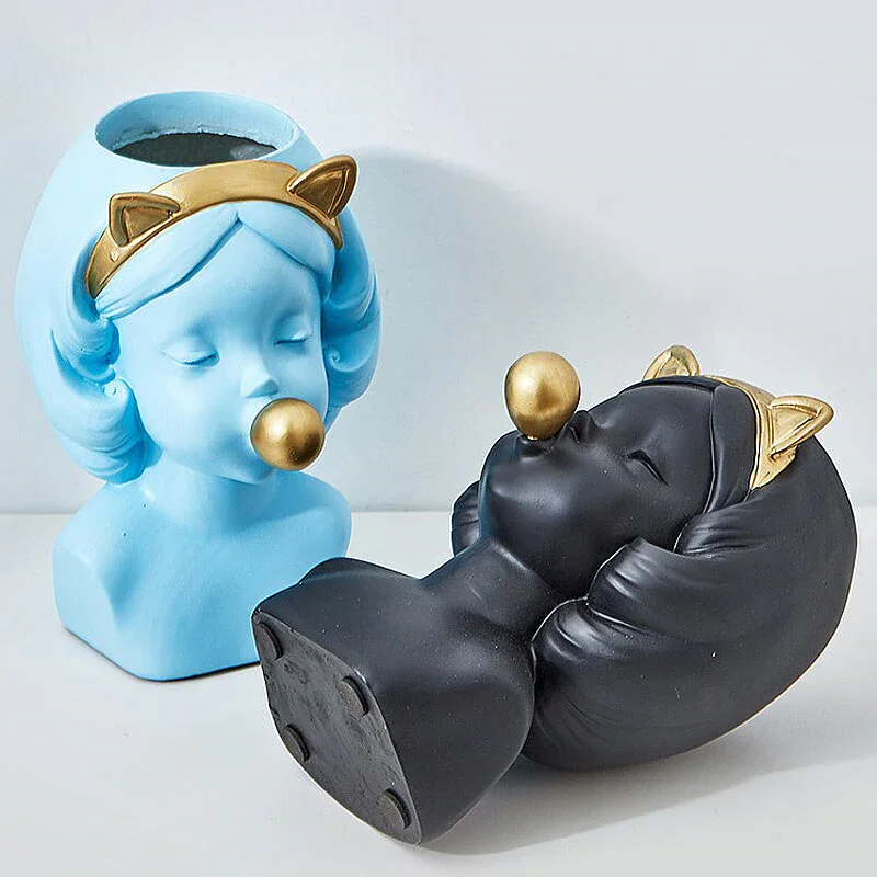 Maligna – Vase Sculpture